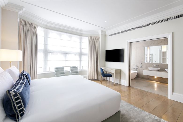 3 bedroom flat, Duke Street, Mayfair W1K - Available