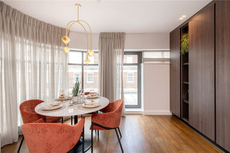 2 bedroom flat, North Row, Mayfair W1K - Available