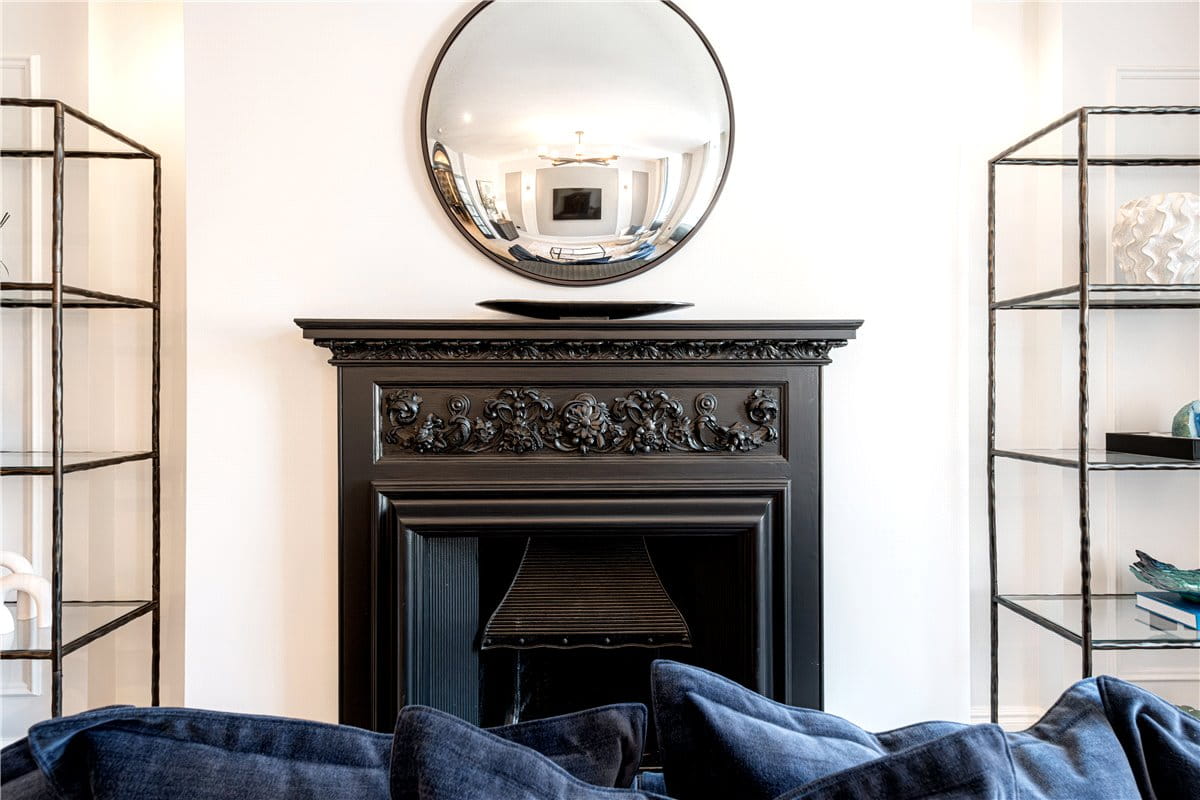 3 bedroom flat, Curzon Street, Mayfair W1J - Available