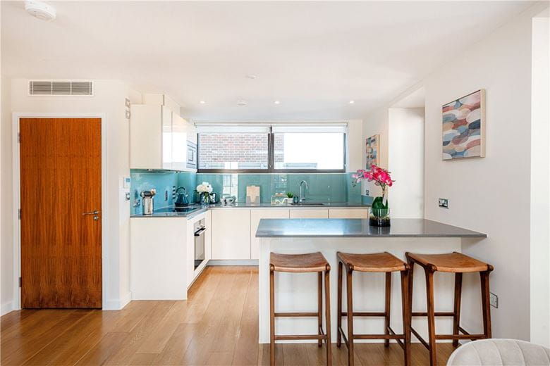 2 bedroom flat, Marsham Street, Westminster SW1P - Available