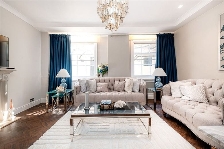 2 bedroom flat, Grosvenor Square, Mayfair W1K - Available