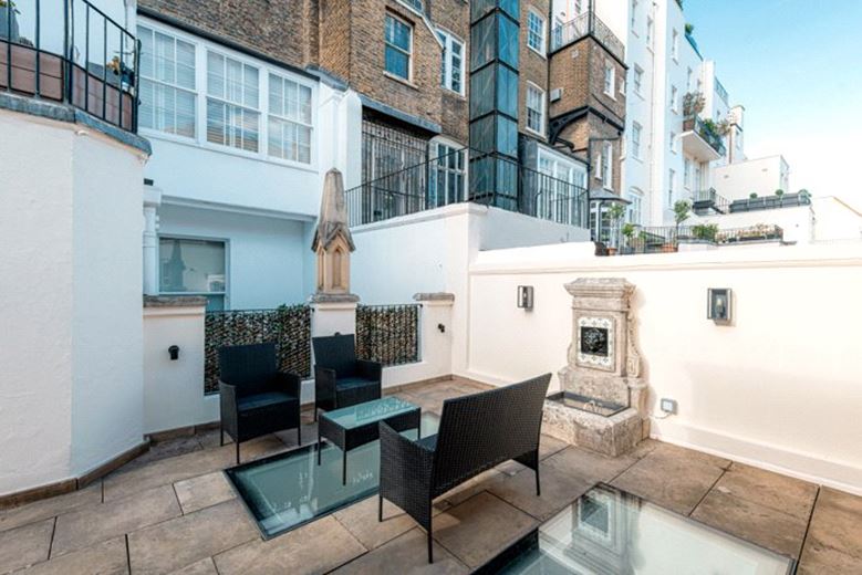4 bedroom house, Eaton Mews North, Belgravia SW1X - Available