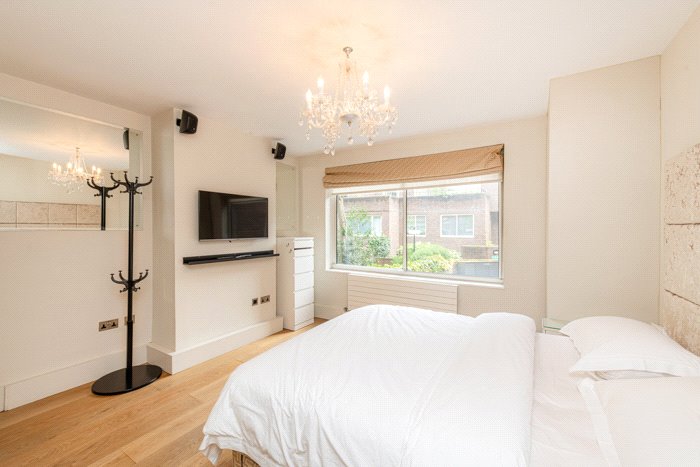 2 bedroom flat, Ebury Street, Belgravia SW1W - Available