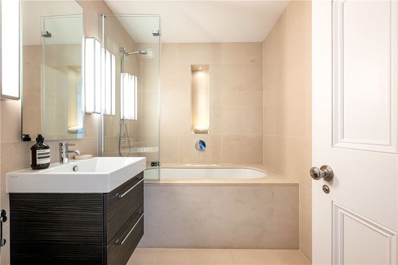 6 bedroom house, Chesterfield Hill, Mayfair W1J - Available