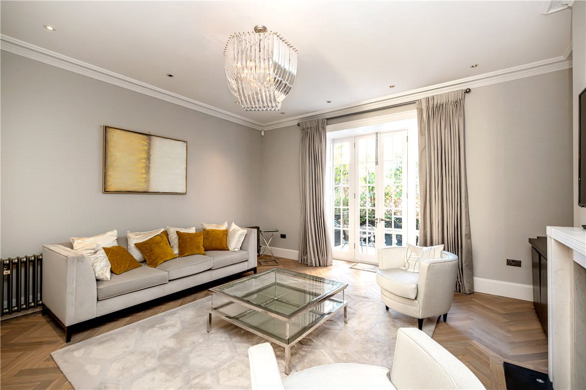 6 bedroom house, Chesterfield Hill, Mayfair W1J - Available