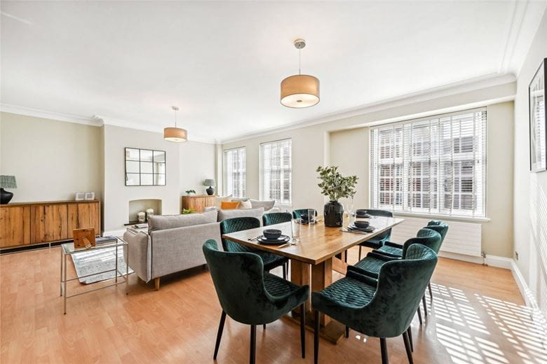 3 bedroom flat, Stafford Court, Kensington High Street W8 - Available