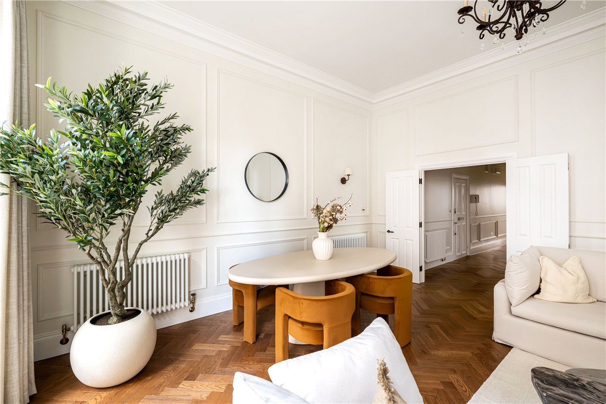 1 bedroom flat, Upper Brook Street, Mayfair W1K - Available