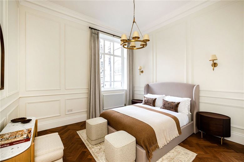 1 bedroom flat, Upper Brook Street, Mayfair W1K - Available