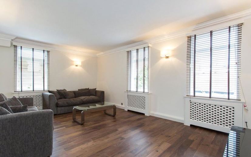 3 bedroom flat, Mount Row, Mayfair W1K - Available