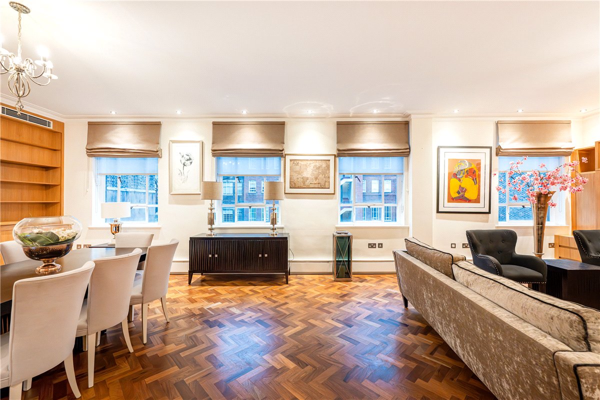 2 bedroom flat, Grosvenor Square, Mayfair W1K - Available