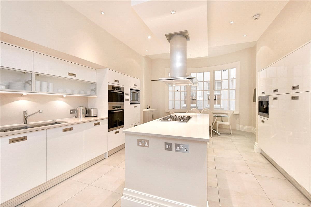 4 bedroom flat, Upper Grosvenor Street, Mayfair W1K - Available