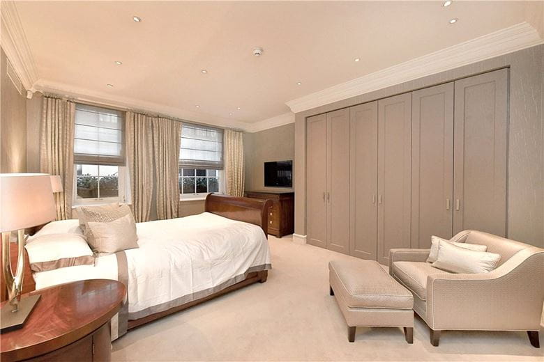 4 bedroom flat, Upper Grosvenor Street, Mayfair W1K - Available