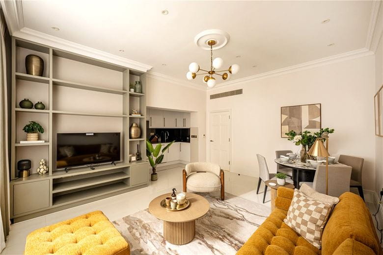 1 bedroom flat, Stratton Street, London W1J - Available