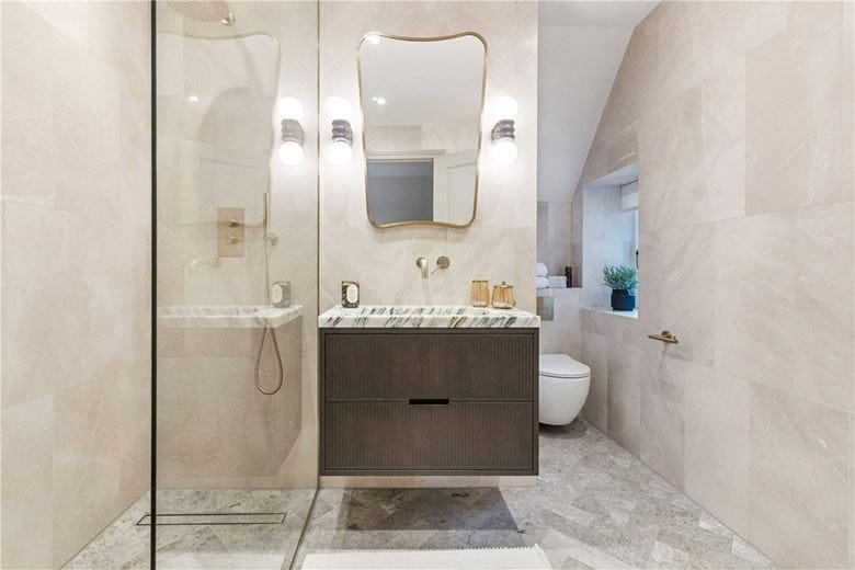 3 bedroom flat, Stratton Street, Mayfair W1J - Available