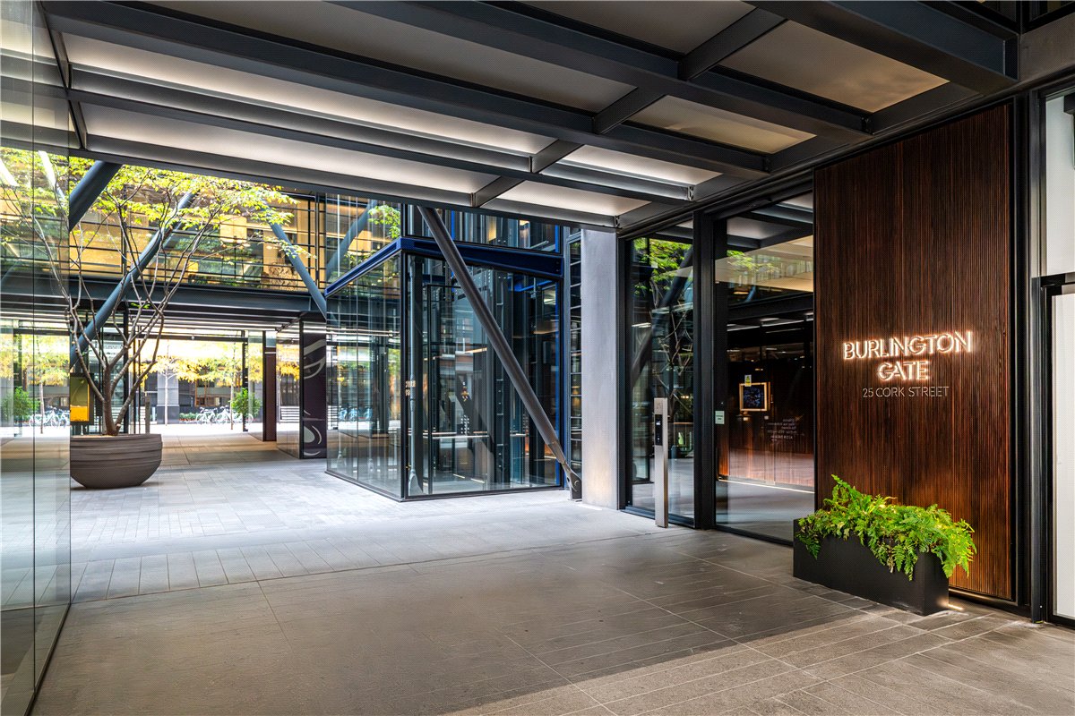 2 bedroom flat, Cork Street, Mayfair W1S - Let Agreed