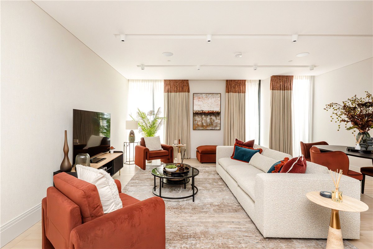 2 bedroom flat, Cork Street, Mayfair W1S - Let Agreed