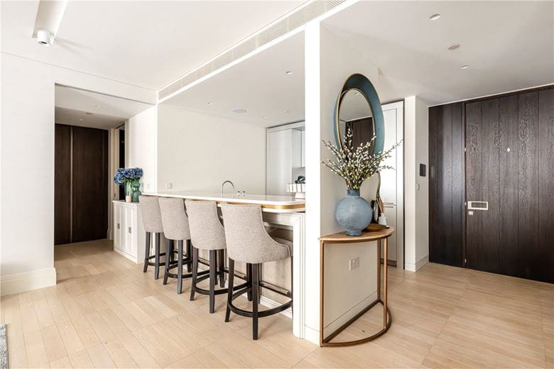 2 bedroom flat, Cork Street, Mayfair W1S - Available