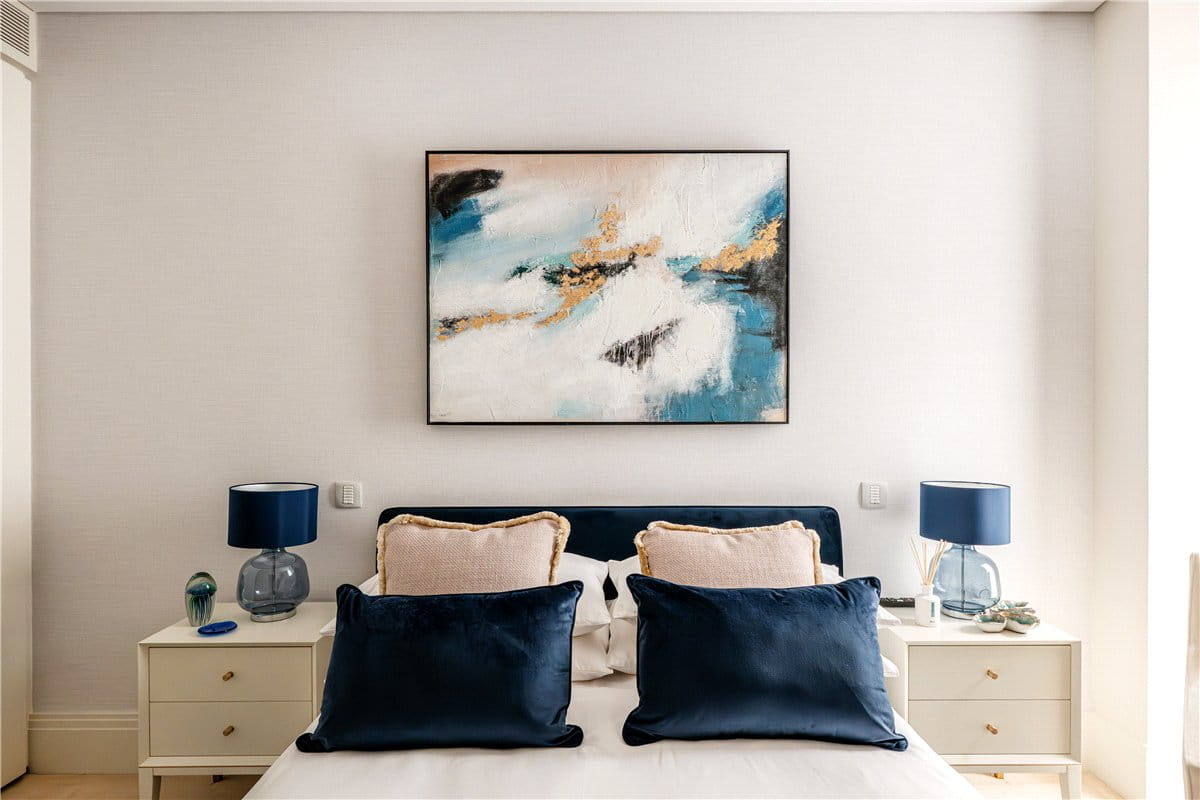 2 bedroom flat, Cork Street, Mayfair W1S - Available