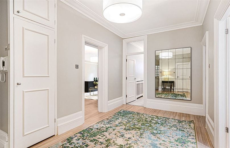 2 bedroom flat, St Georges Court, Gloucester Road SW7 - Available