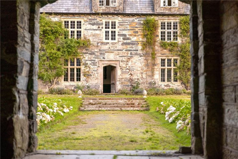 11 bedroom house, Talsarnau, Gwynedd LL47 - Available