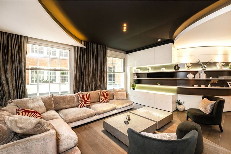 4 bedroom flat, North Row, Mayfair W1K - Available