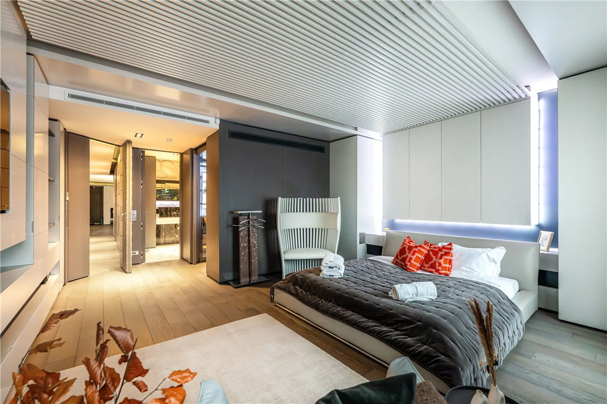 4 bedroom flat, North Row, Mayfair W1K - Available