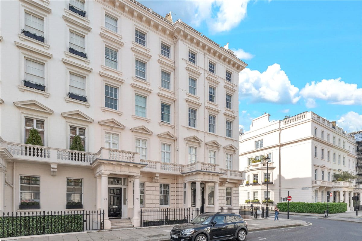 3 bedroom flat, Eaton Place, Belgravia SW1X - Available