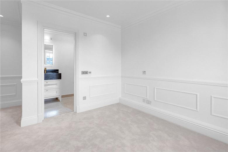 3 bedroom flat, Eaton Place, Belgravia SW1X - Available