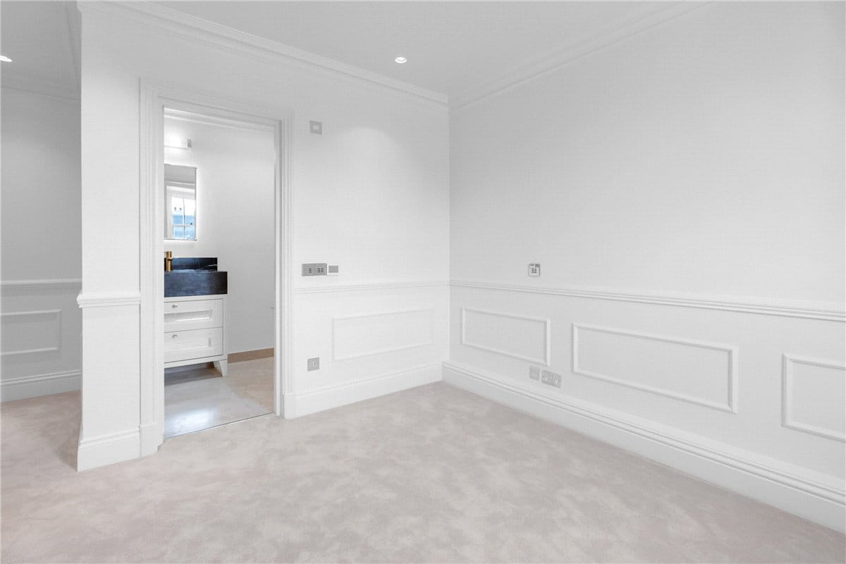 3 bedroom flat, Eaton Place, Belgravia SW1X - Available