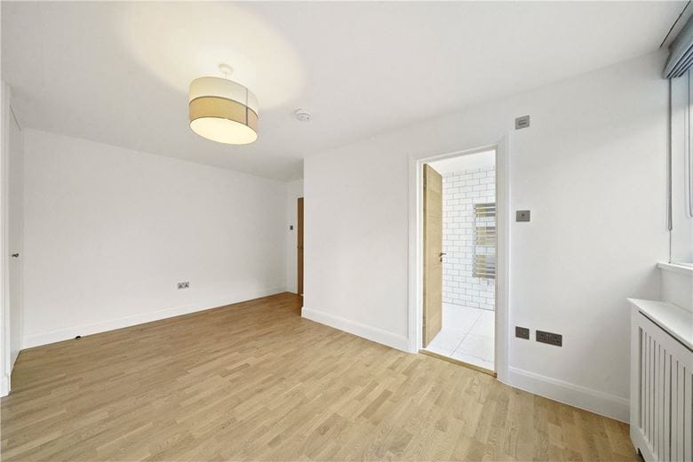 3 bedroom flat, William Mews, London SW1X - Available