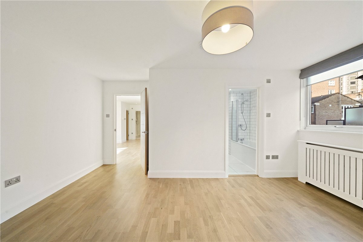 3 bedroom flat, William Mews, London SW1X - Available