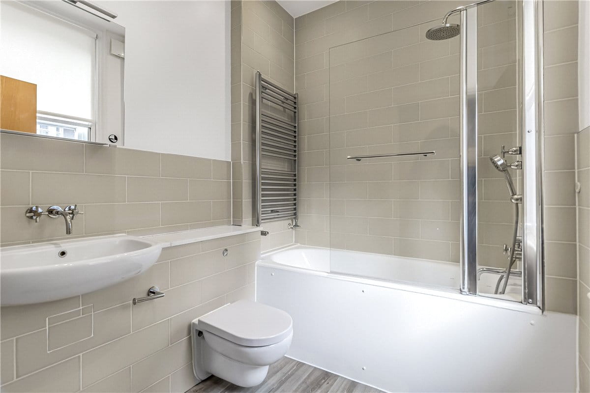 3 bedroom flat, Marylebone High Street, Marylebone W1U - Available