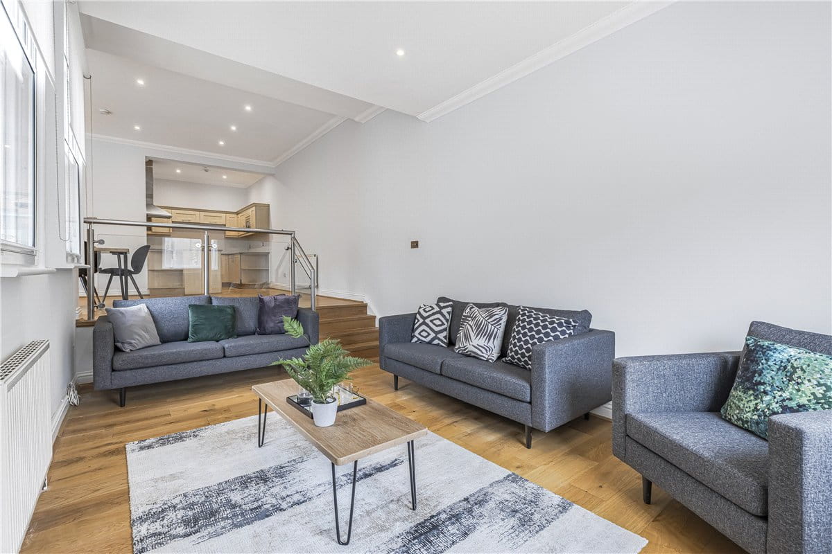 3 bedroom flat, Marylebone High Street, Marylebone W1U - Available