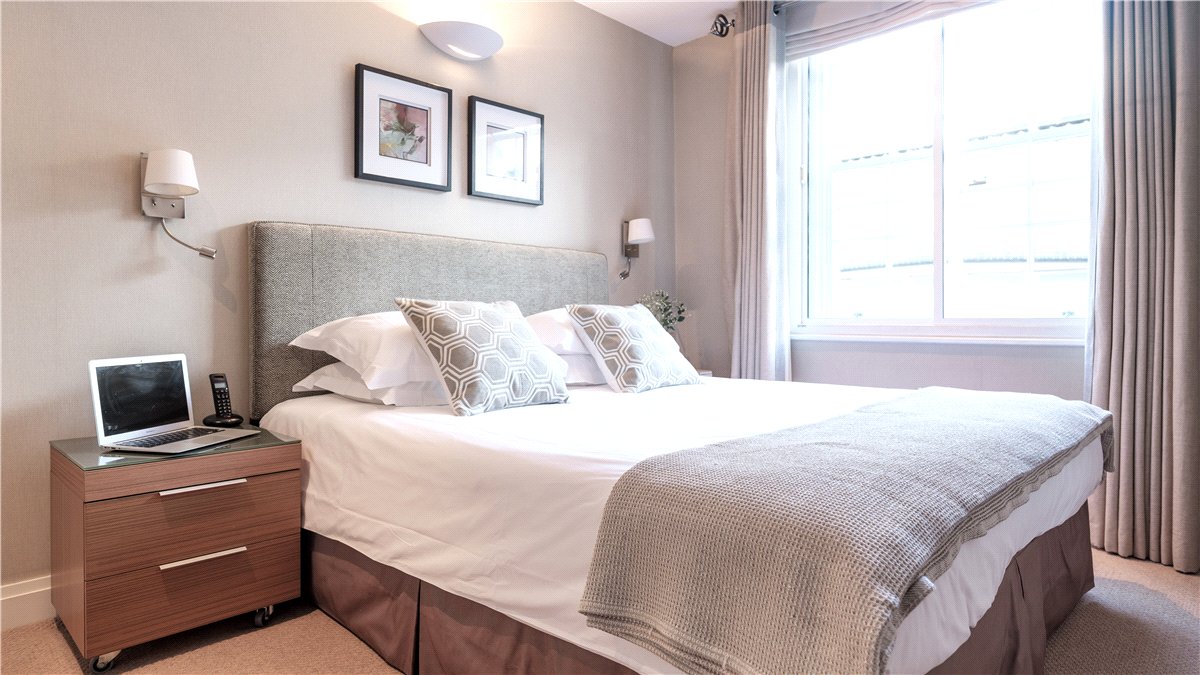 1 bedroom flat, St. Christopher's Place, Marylebone W1U - Available
