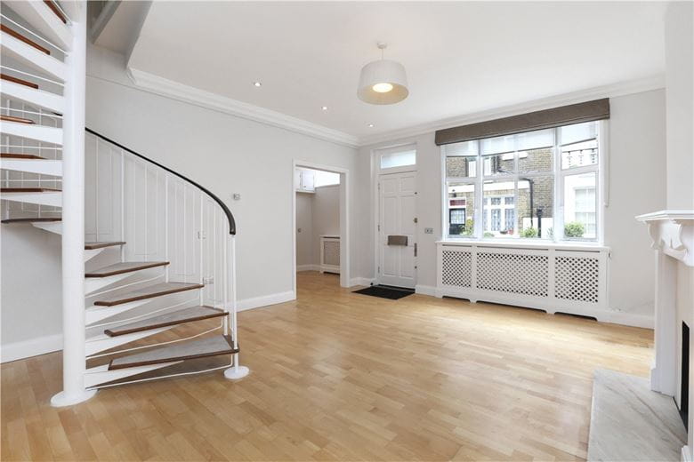 2 bedroom house, Gloucester Place Mews, Marylebone W1U - Available