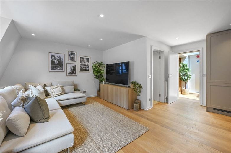 3 bedroom flat, Bingham Place, Marylebone W1U - Available