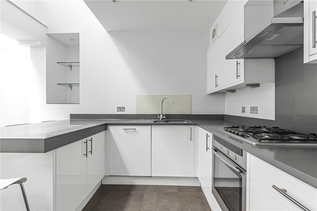 3 bedroom house, Welbeck Way, Marylebone W1G - Available