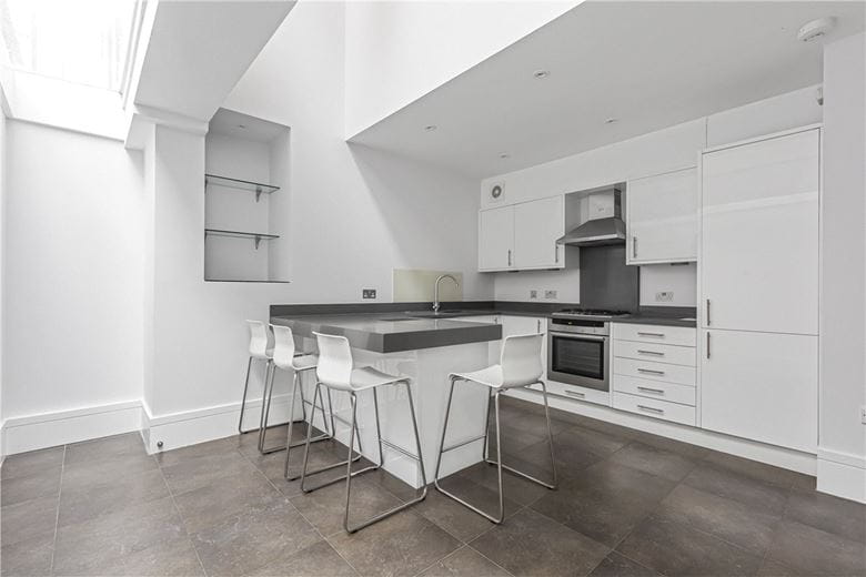 3 bedroom house, Welbeck Way, Marylebone W1G - Available