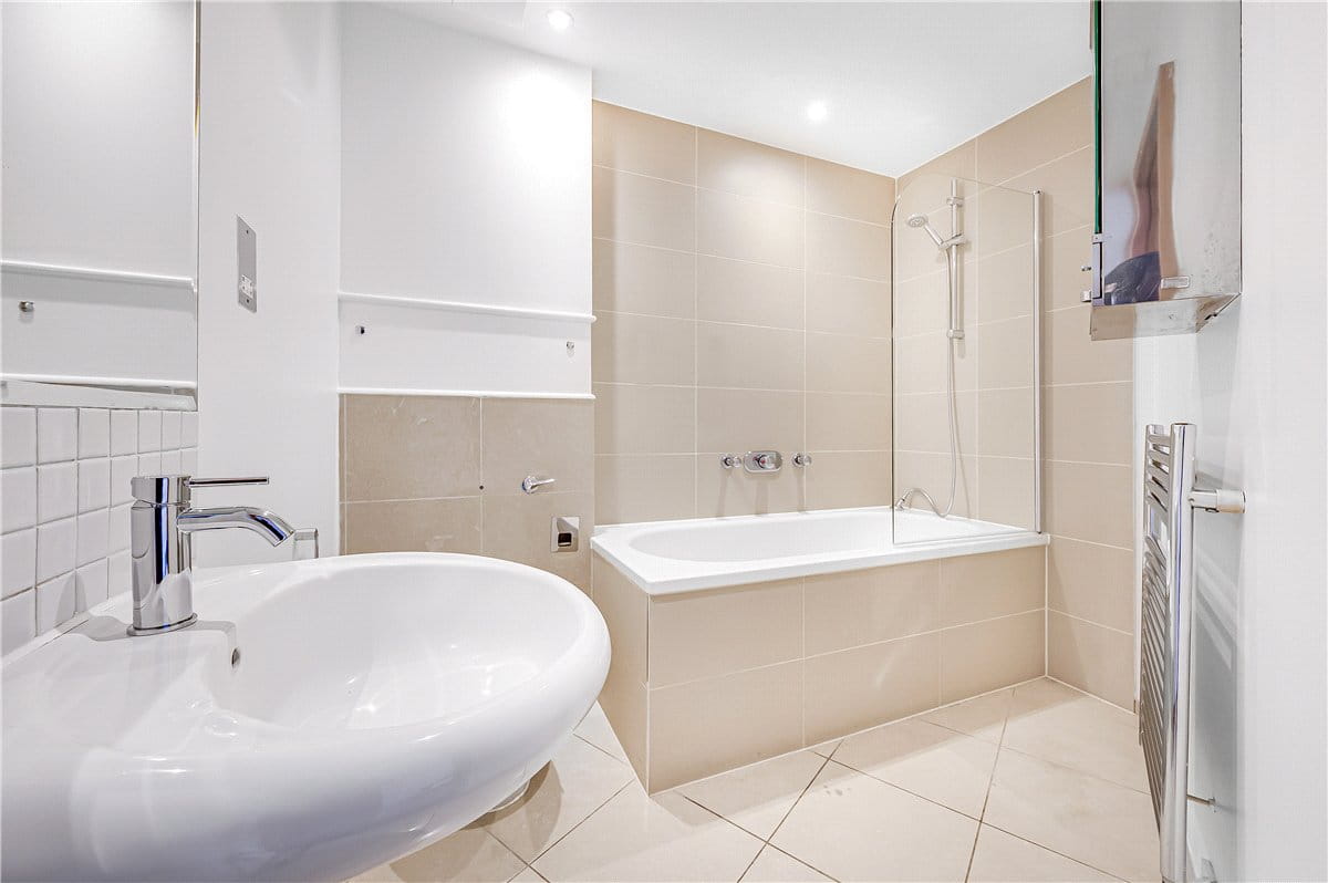 2 bedroom flat, Marylebone High Street, London W1U - Available