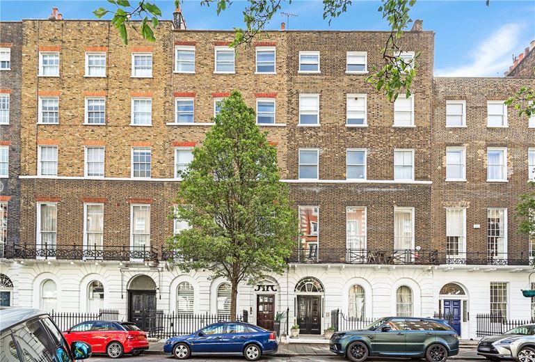 2 bedroom flat, Devonshire Place, Marylebone W1G - Available