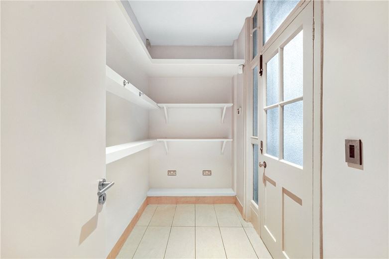 4 bedroom flat, Marylebone Road, Marylebone NW1 - Available