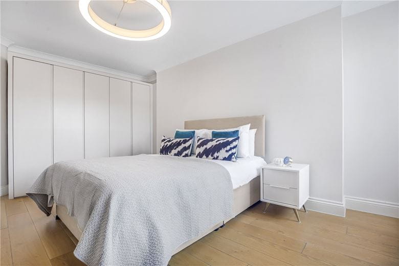 2 bedroom flat, Marylebone High Street, Marylebone W1U - Available