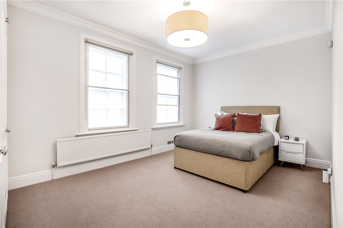 2 bedroom flat, Queen Anne Street, Marylebone W1G - Available