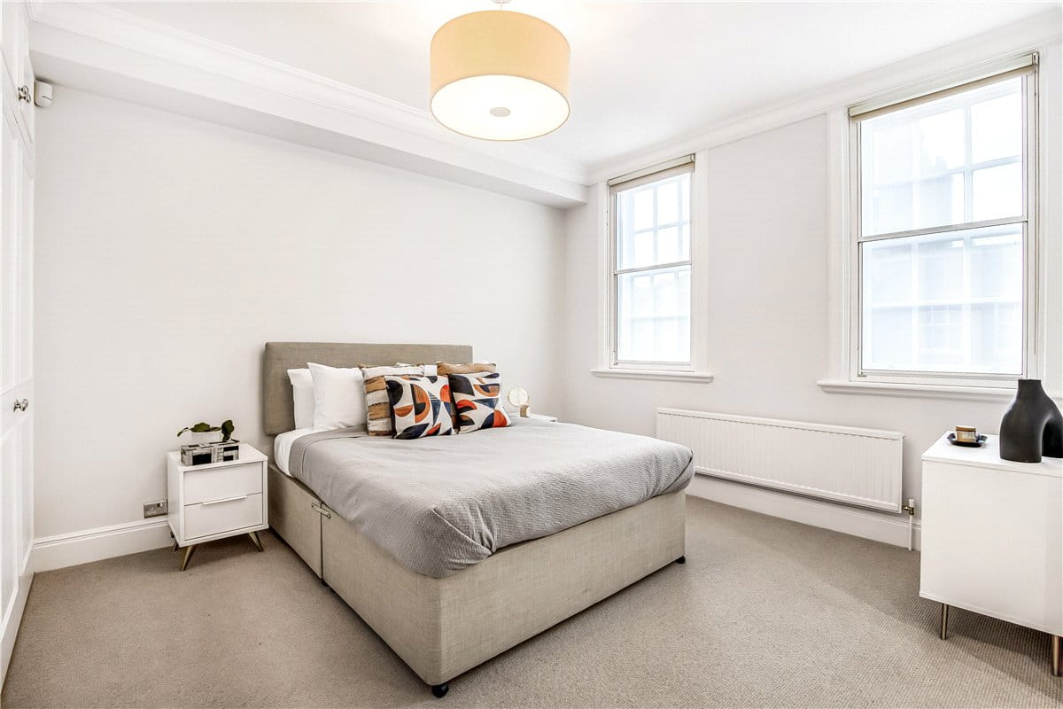 2 bedroom flat, Queen Anne Street, Marylebone W1G - Available