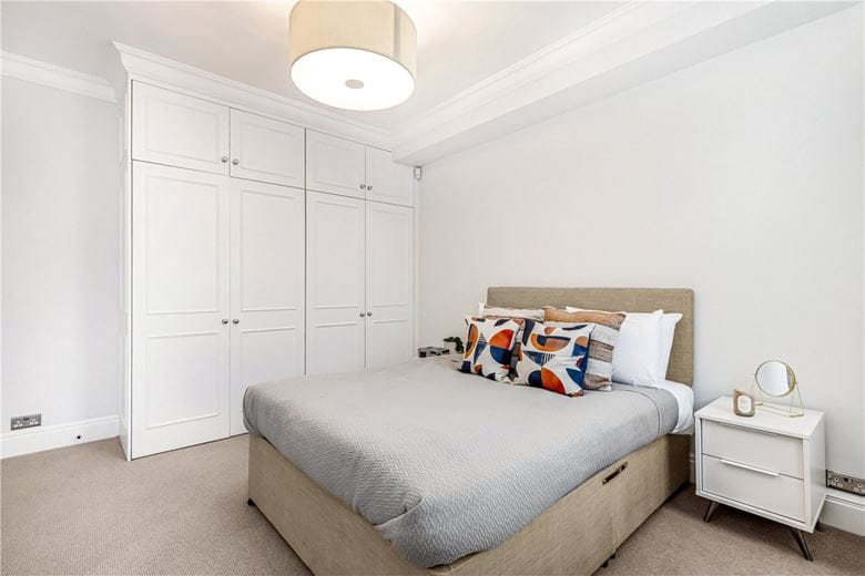 2 bedroom flat, Queen Anne Street, Marylebone W1G - Available