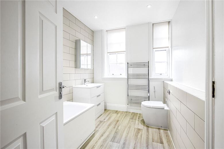 2 bedroom flat, Queen Anne Street, Marylebone W1G - Available
