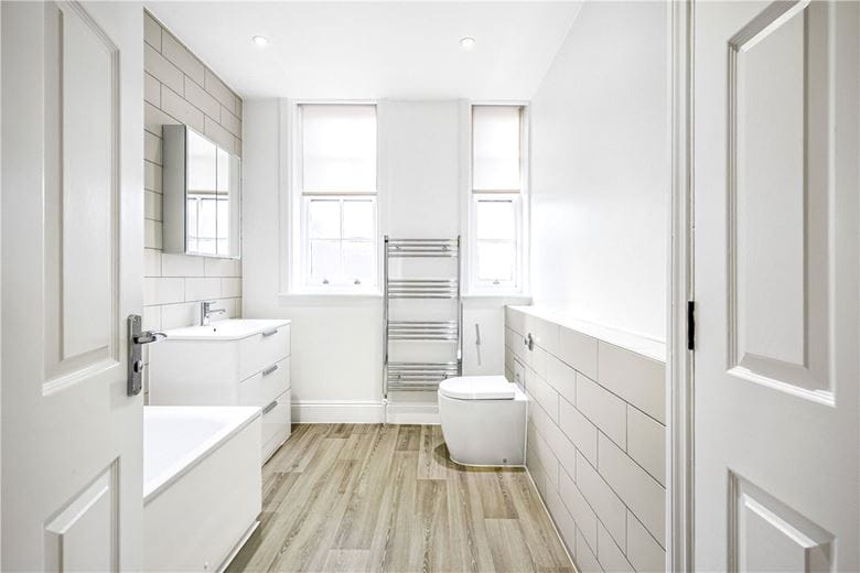 2 bedroom flat, Queen Anne Street, Marylebone W1G - Available