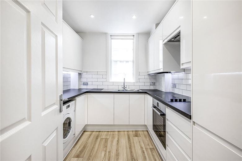 2 bedroom flat, Queen Anne Street, Marylebone W1G - Available