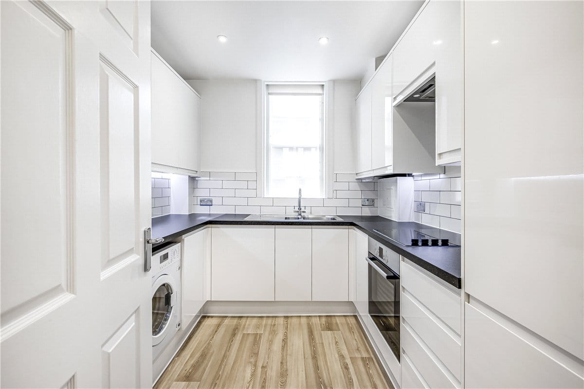 2 bedroom flat, Queen Anne Street, Marylebone W1G - Available