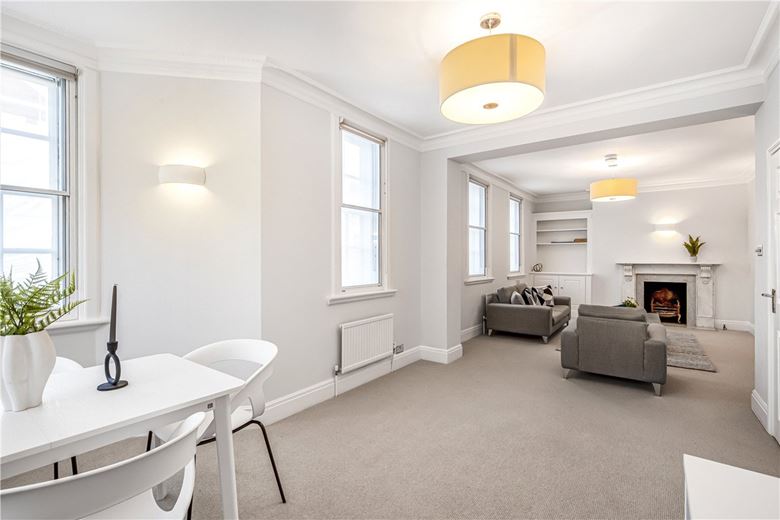 2 bedroom flat, Queen Anne Street, Marylebone W1G - Available